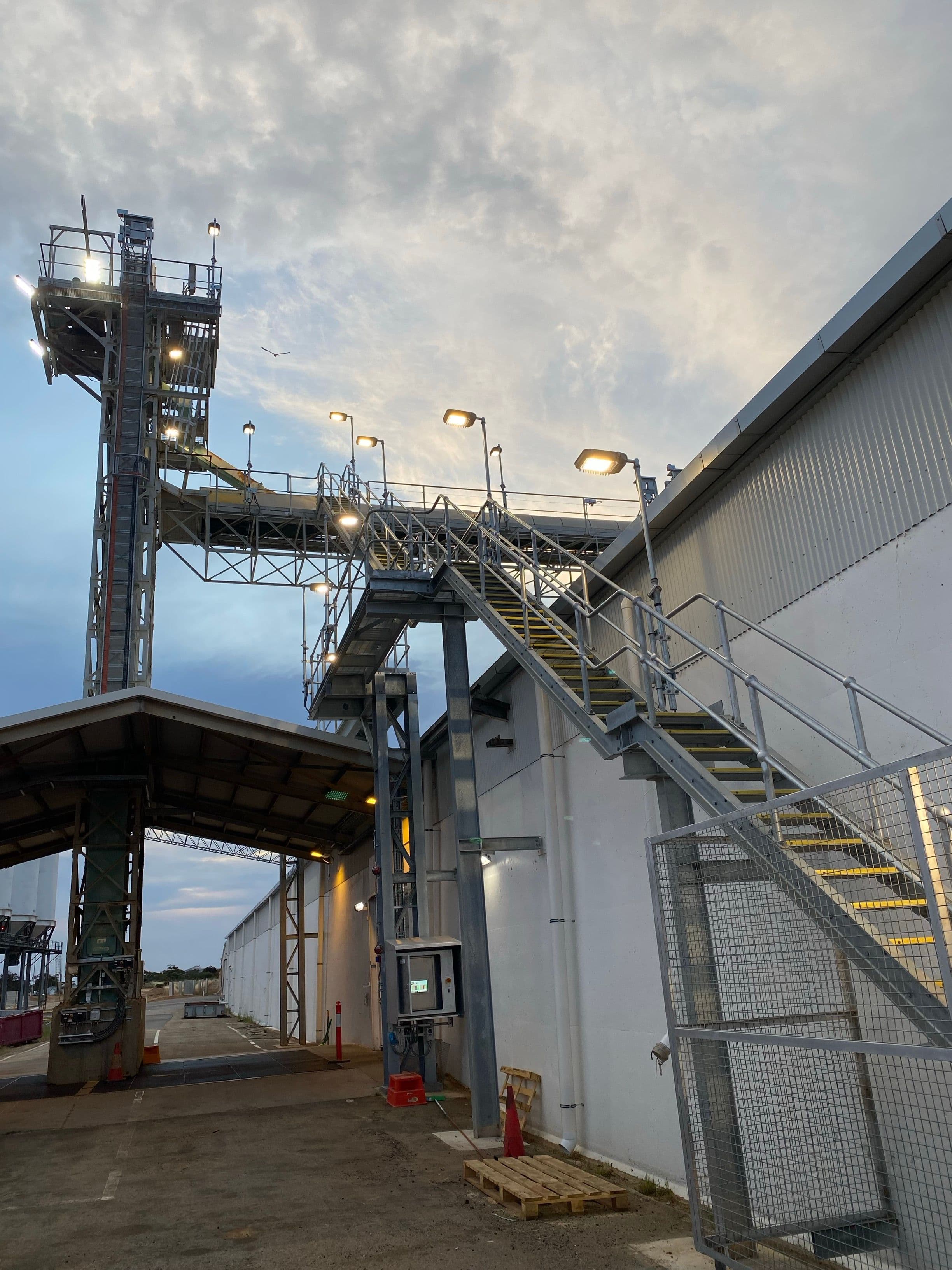 CBH Hyden Wheatbelt Australia _ Swivelpole S1 _ EL Shot _ Platform, Building, Access Stairway & Elevated Walkway